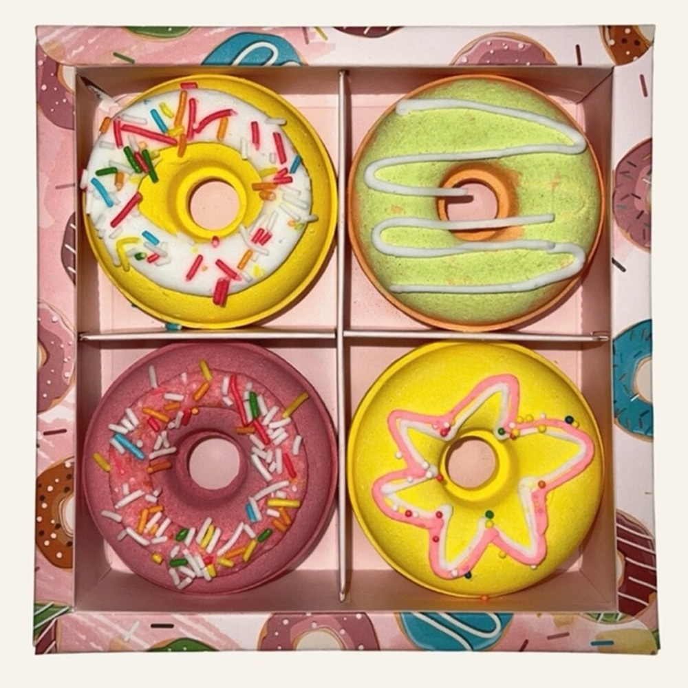 Di'MYOOR Unisex Sweet Treats Doughnut Bath Bomb 4pc Collection - Picture 6 of 6